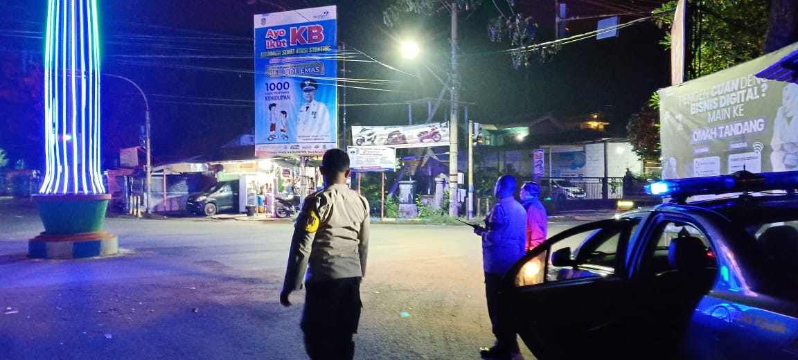 Cegah Potensi Gangguan Kamtibmas, Polsek Nganjuk Kota Gelar Patroli Blue Light