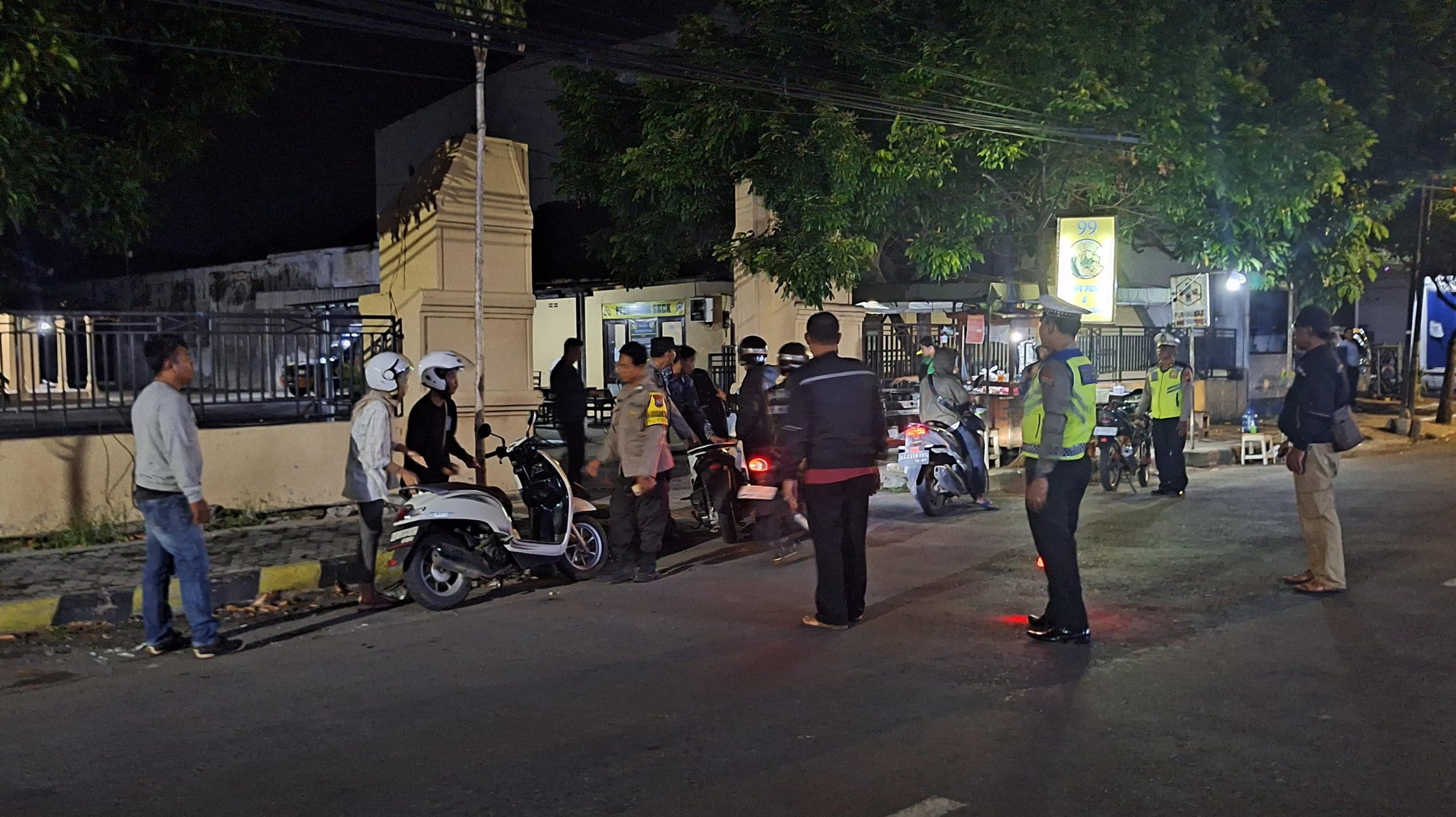 Polsek Warujayeng Intensifkan Razia SREG, Cegah Kejahatan Jalanan dan Gesekan Pemuda