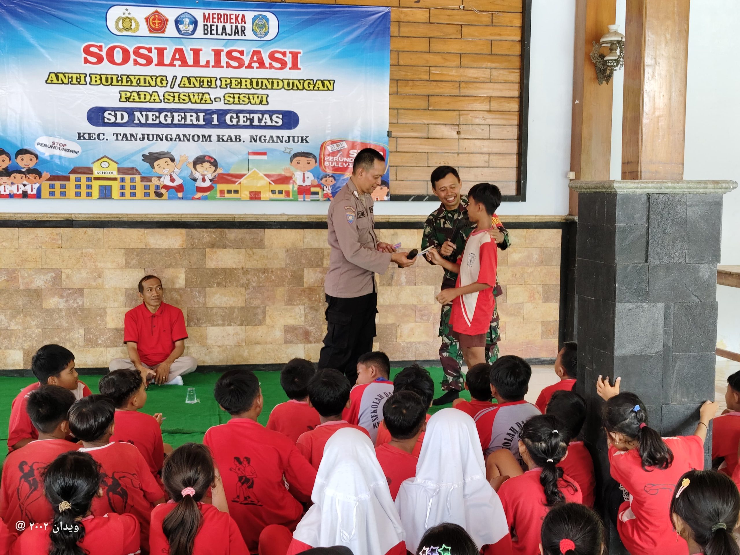 Bhabinkamtibmas Polsek Warujayeng Sosialisasikan Anti Bullying kepada Siswa SD Negeri 1 Getas