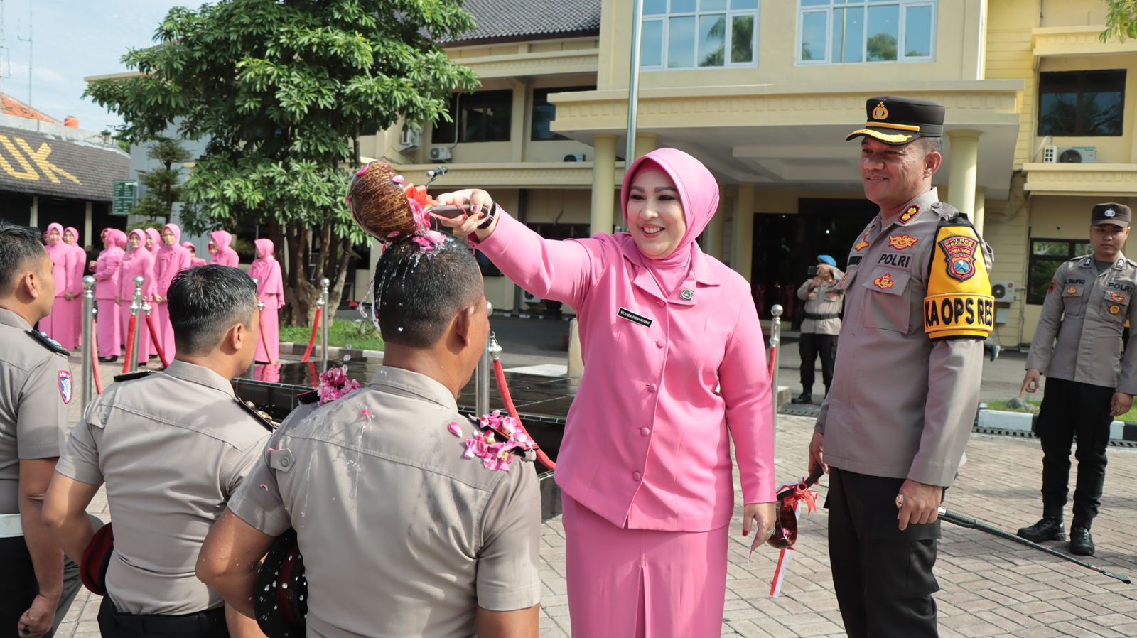 Kapolres Nganjuk Pimpin Upacara Kenaikan Pangkat Anggota Polri dan ASN Polri