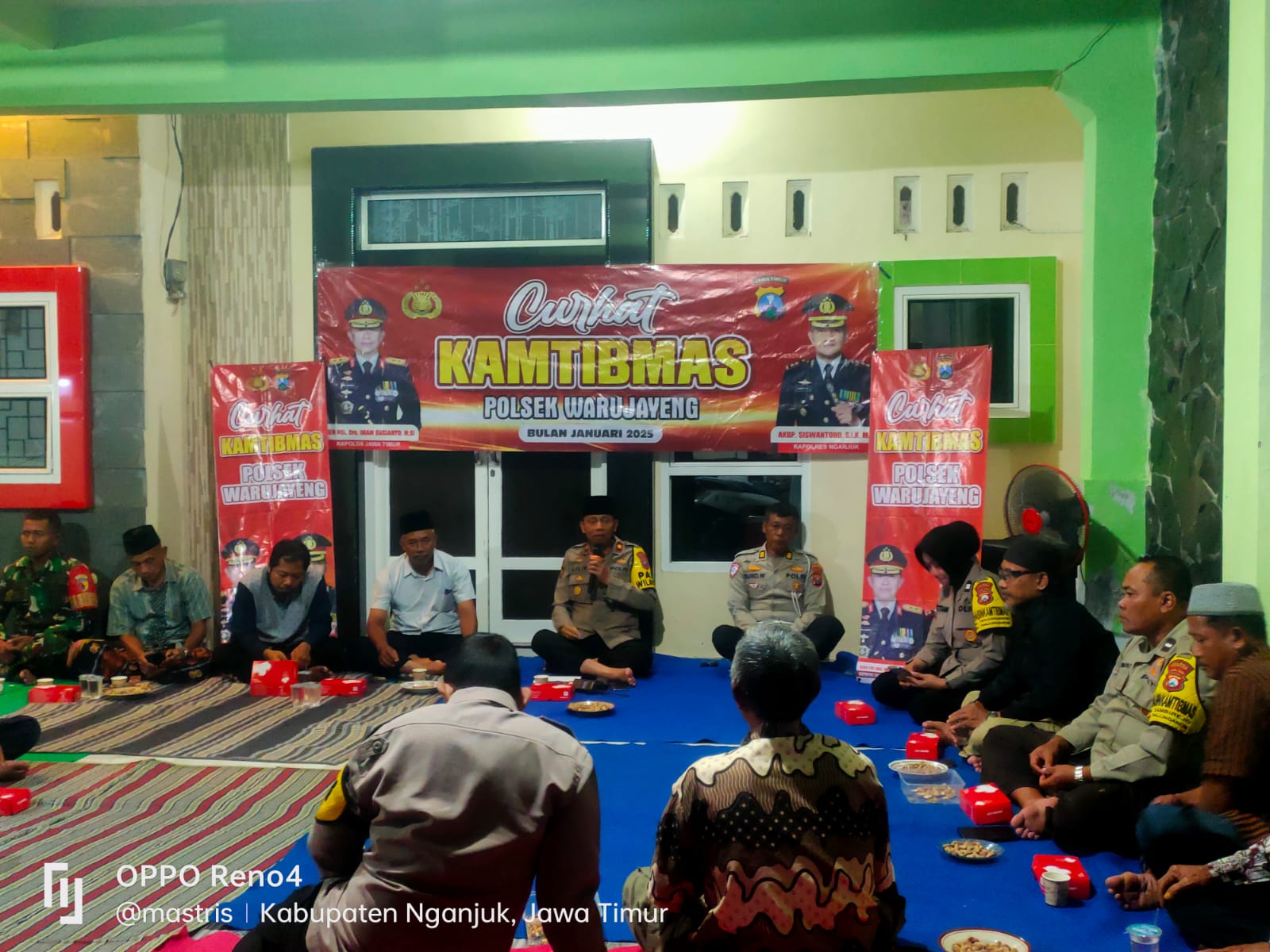 Curhat Kamtibmas dengan Warga Dipan, Kapolsek Warujayeng Ajak Jaga Kondusifitas