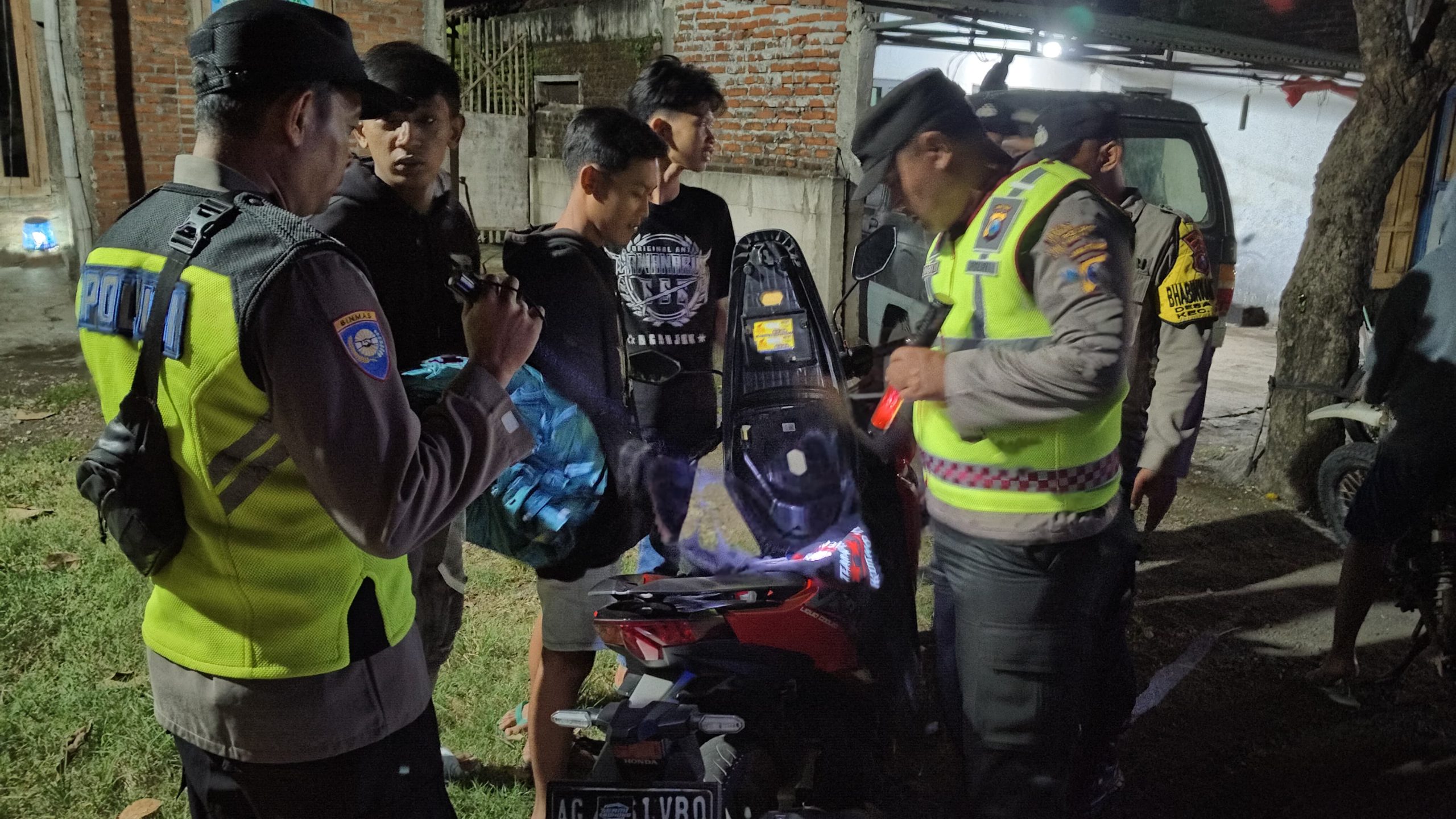 Polsek Warujayeng Gelar Patroli dan Razia untuk Ciptakan Malam Minggu yang Aman