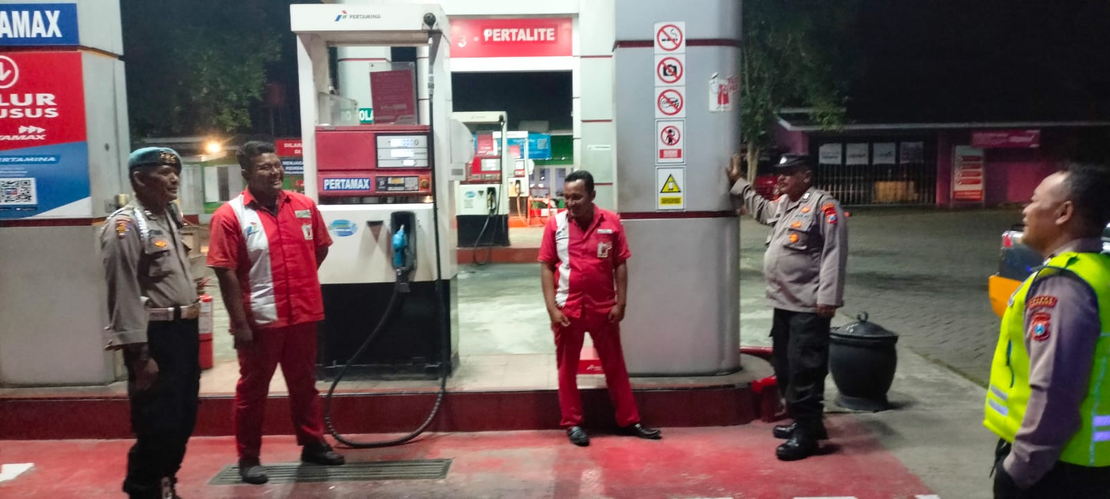 Regu Siaga Polsek Nganjuk Kota Gelar Patroli Harkamtibmas di SPBU
