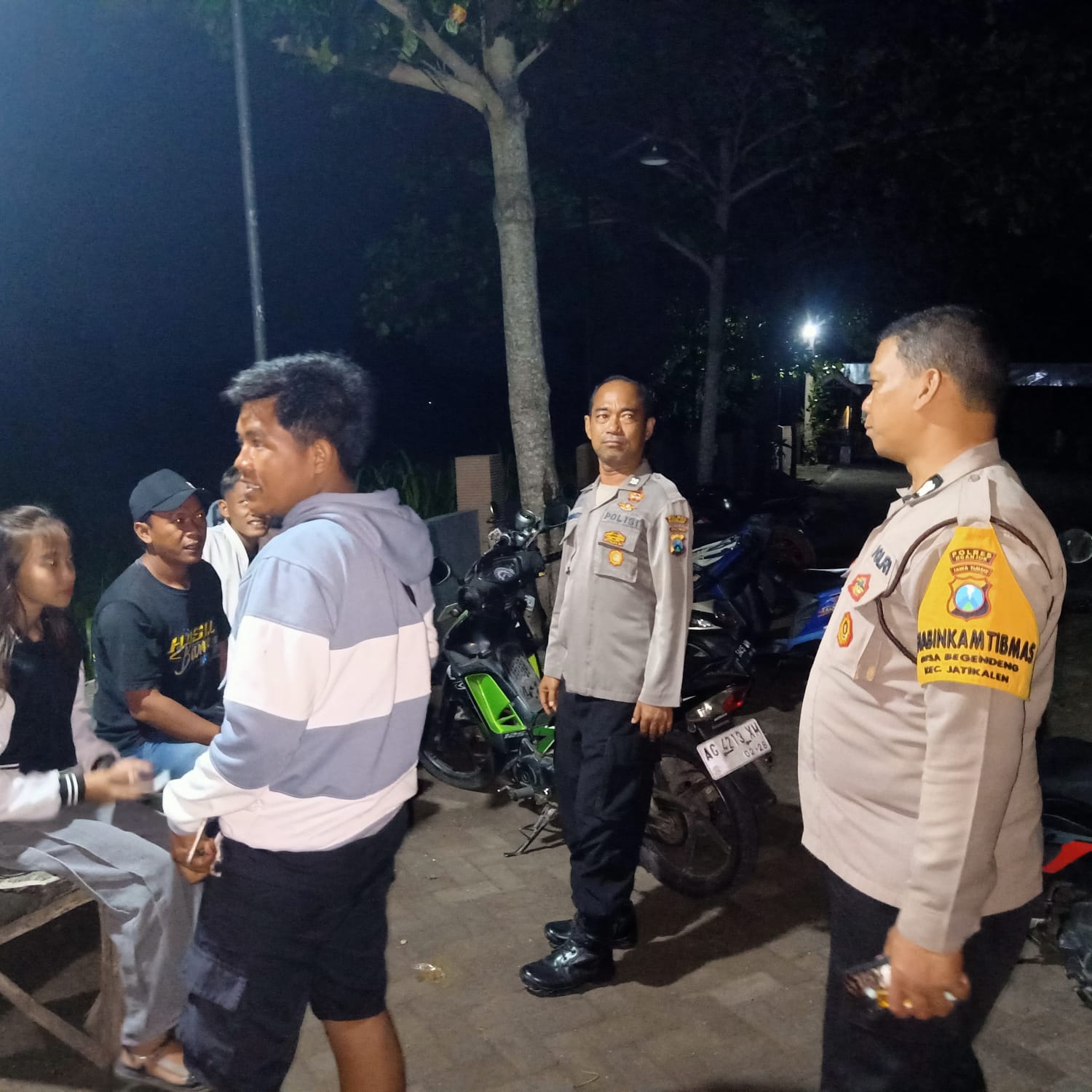 Jaga Kamtibmas di Malam Hari, Personel polsek Jatikalen Patroli Dialogis