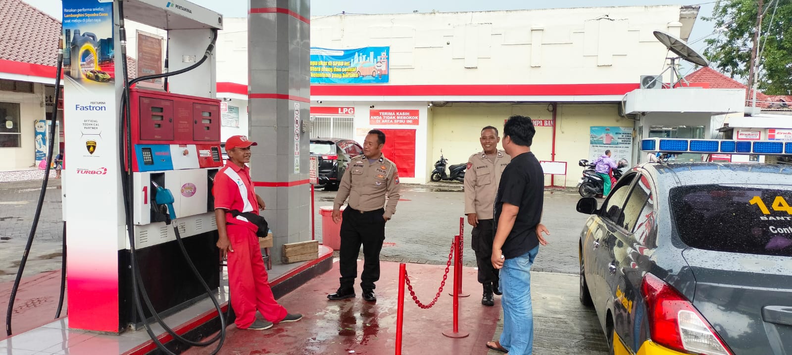 Wujudkan Situasi Aman dan Kondusif, Polsek Nganjuk Kota Gelar Patroli KRYD di SPBU