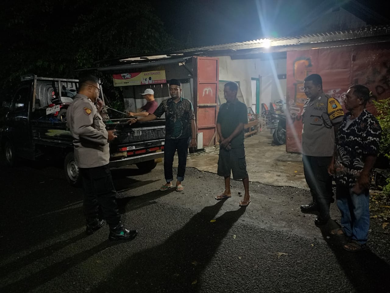 Jaga Kamtibmas di Malam Hari, Personel polsek Jatikalen Patroli Dialogis