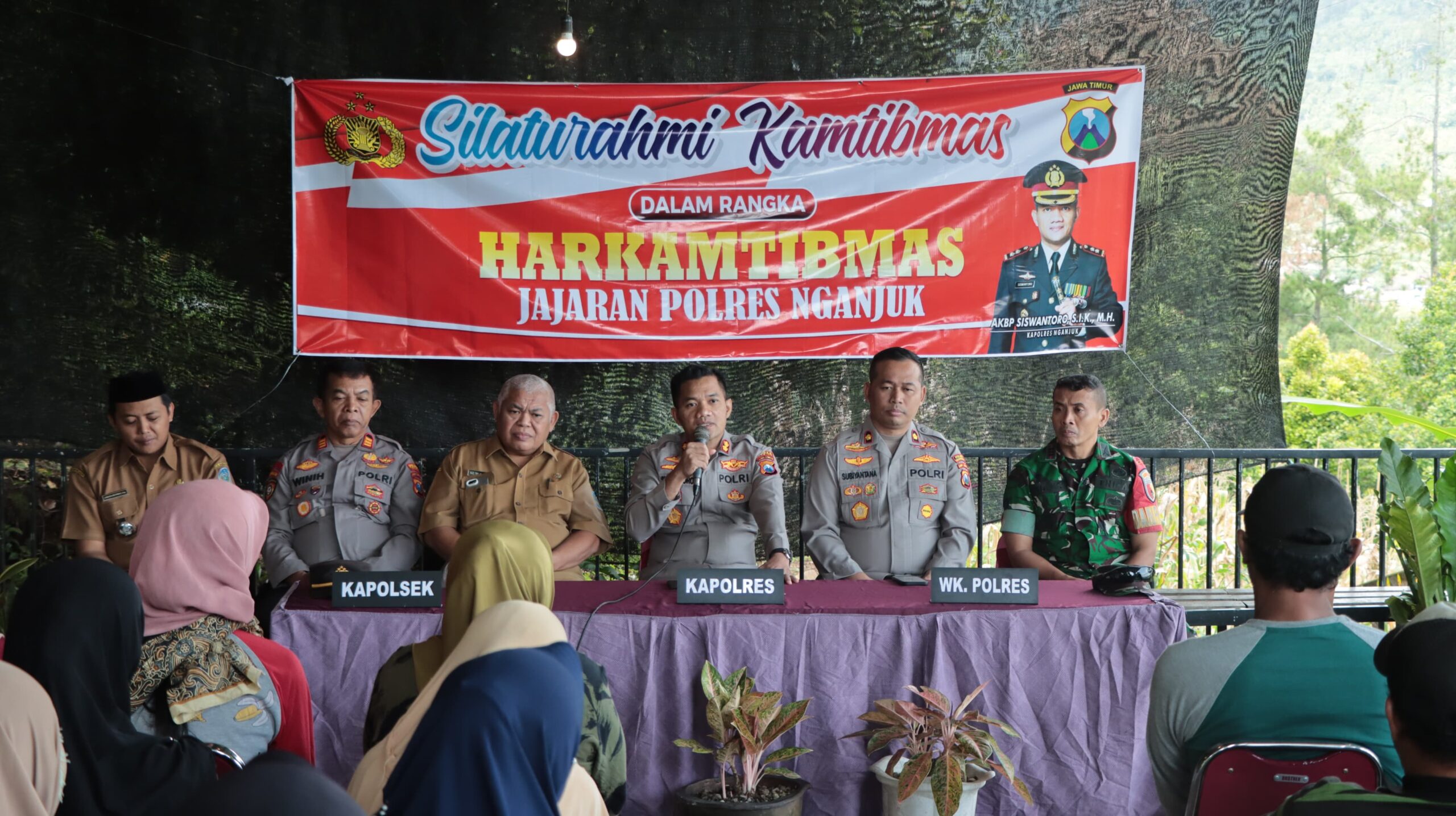 Perkenalkan Tagline “Mudik Aman, Keluarga Nyaman”, Kapolres Nganjuk Silaturahmi Kamtibmas di Sawahan