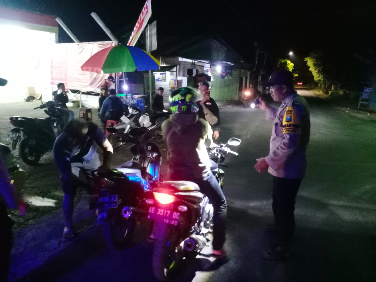 Cegah Gesekan Antar Perguruan Silat, Polsek Jatikalen dan Polsek Patianrowo Laksanakan Patroli Gabungan