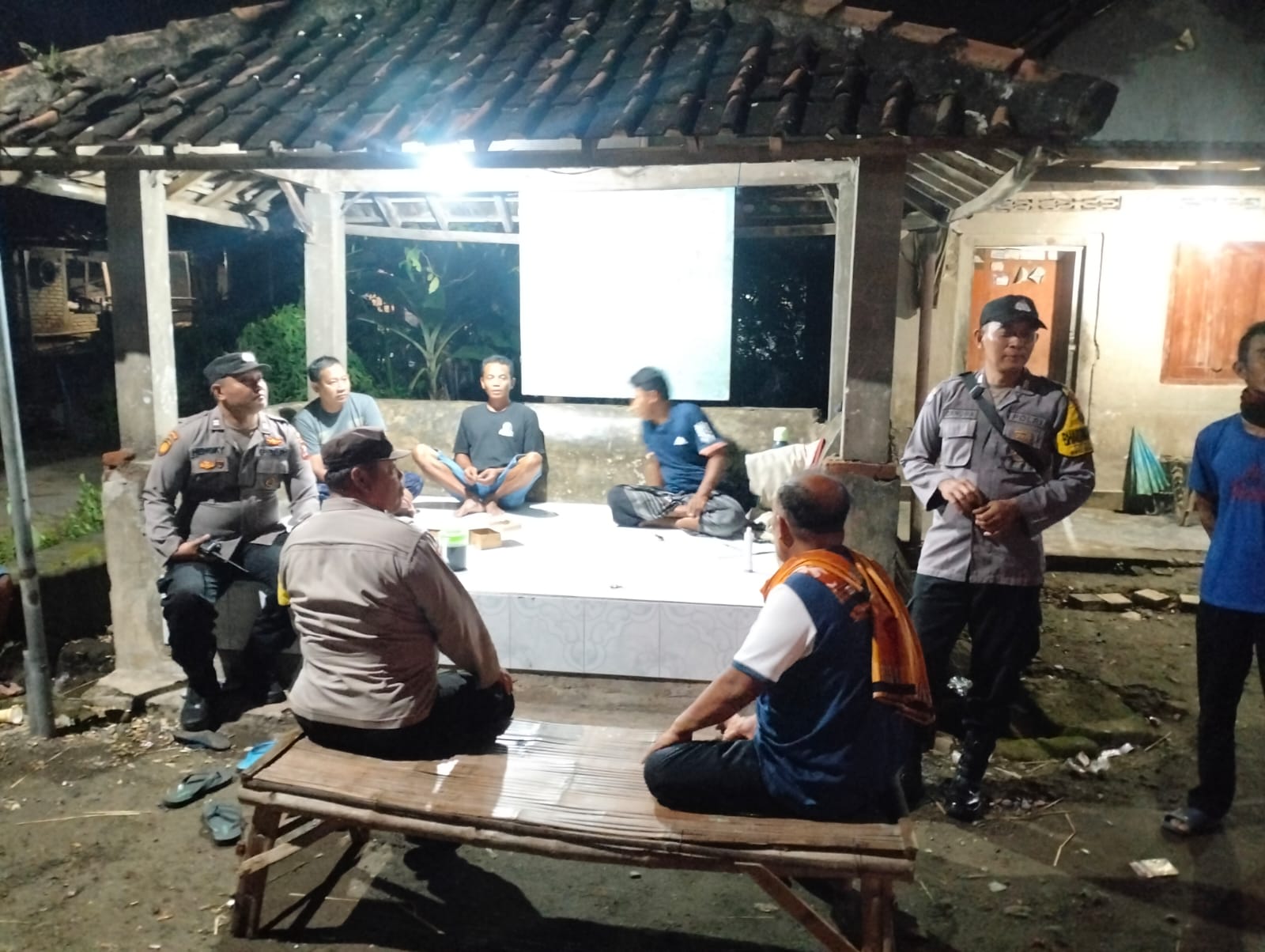 Jaga Kondusifitas, Polsek Warujayeng Gelar Patroli Sahur di Pemukiman