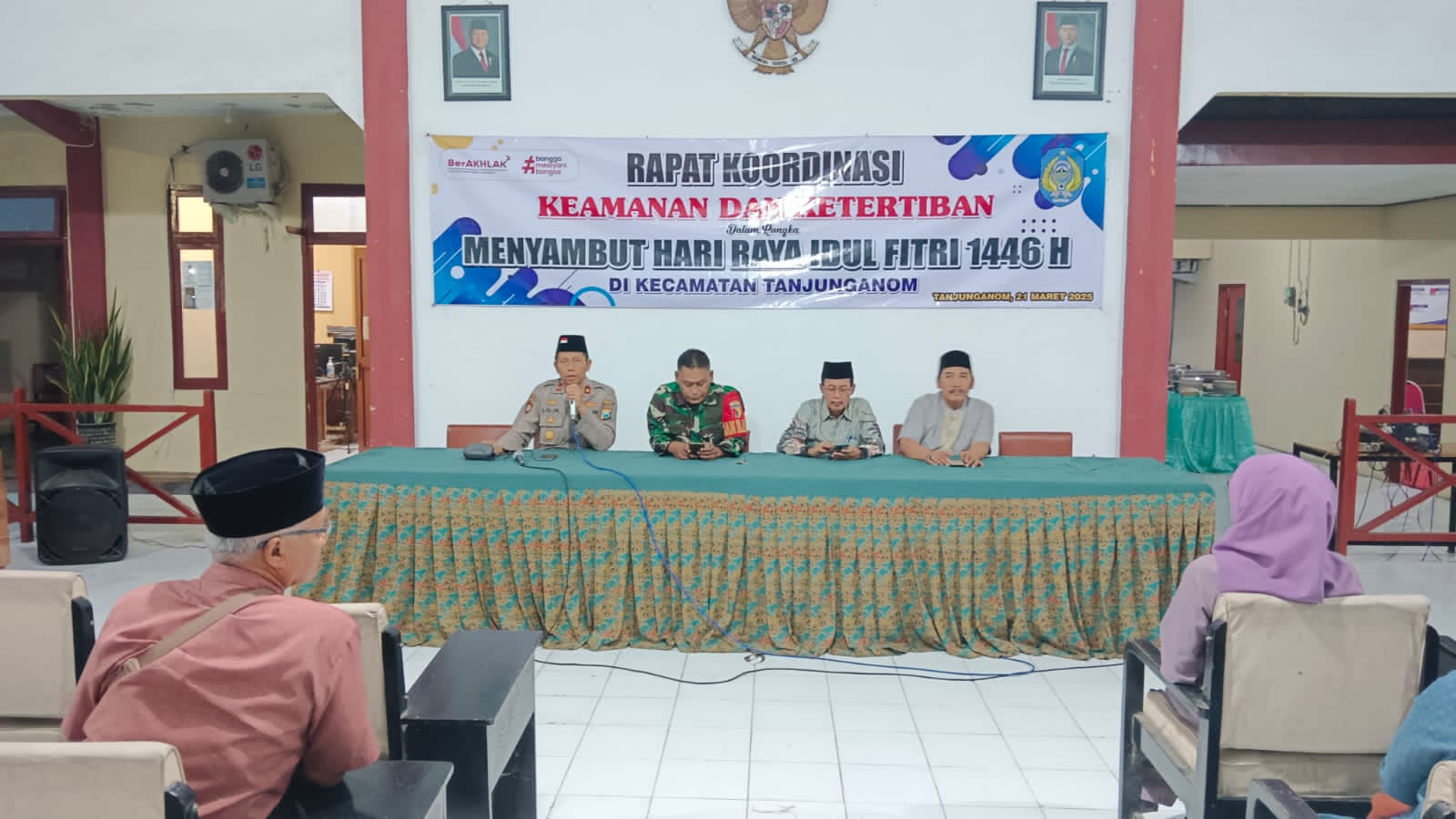 Kapolsek Warujayeng Hadiri Rapat Koordinasi Kamtibmas Tanjunganom Jelang Lebaran