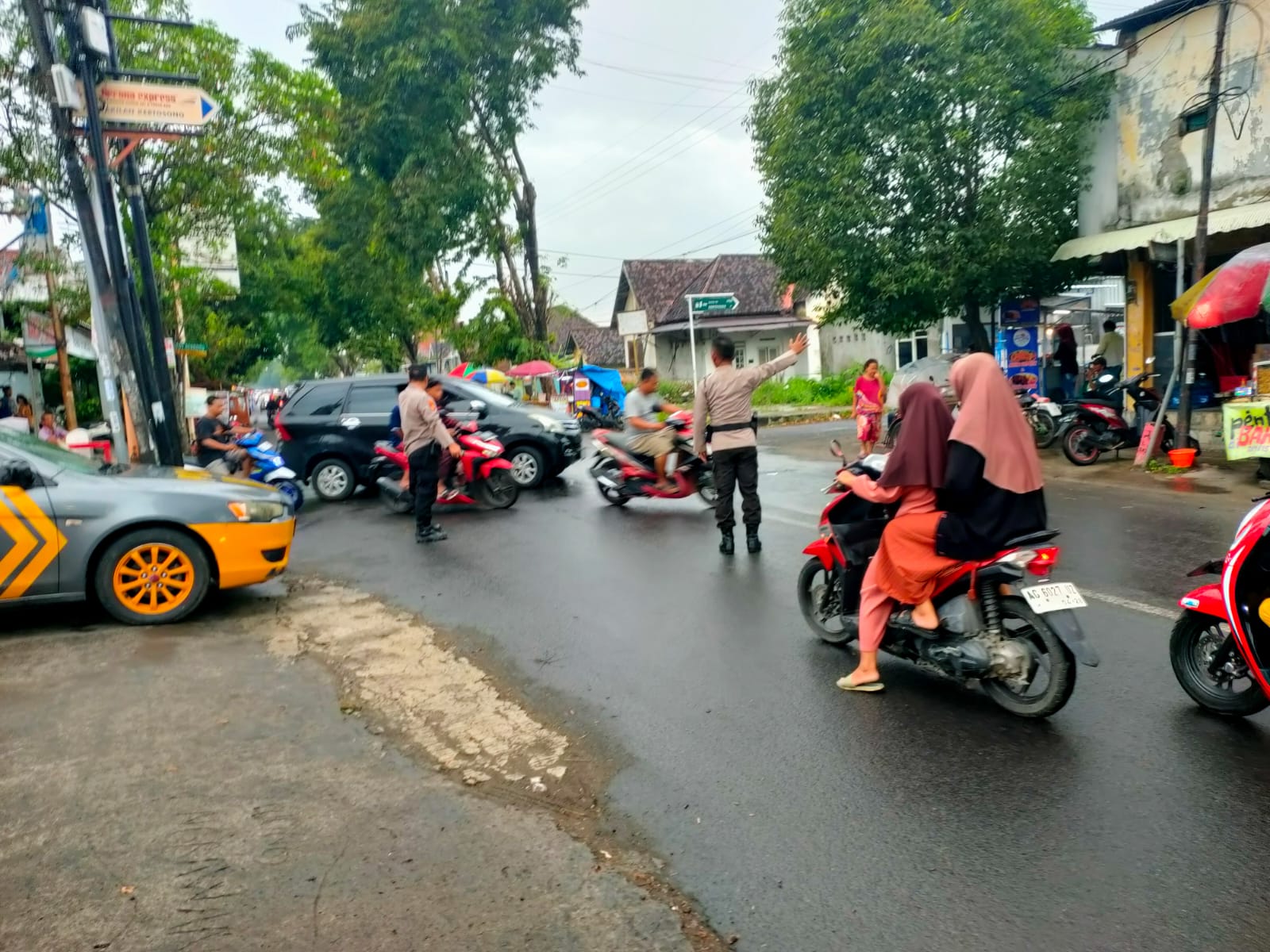 Cegah Kemacetan Polsek Kertosono Patroli Pengamanan Takjil