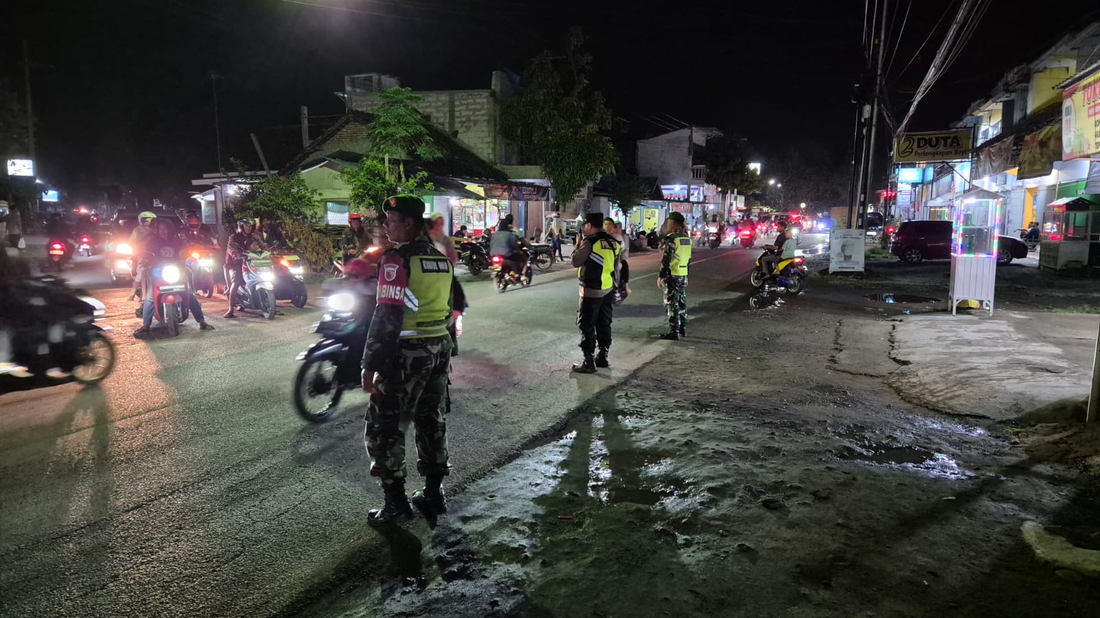 Polsek Kertosono dan Forpimcam Kertosono Gelar Pengamanan Malam Takbir Menyambut Idul Fitri 1446 H