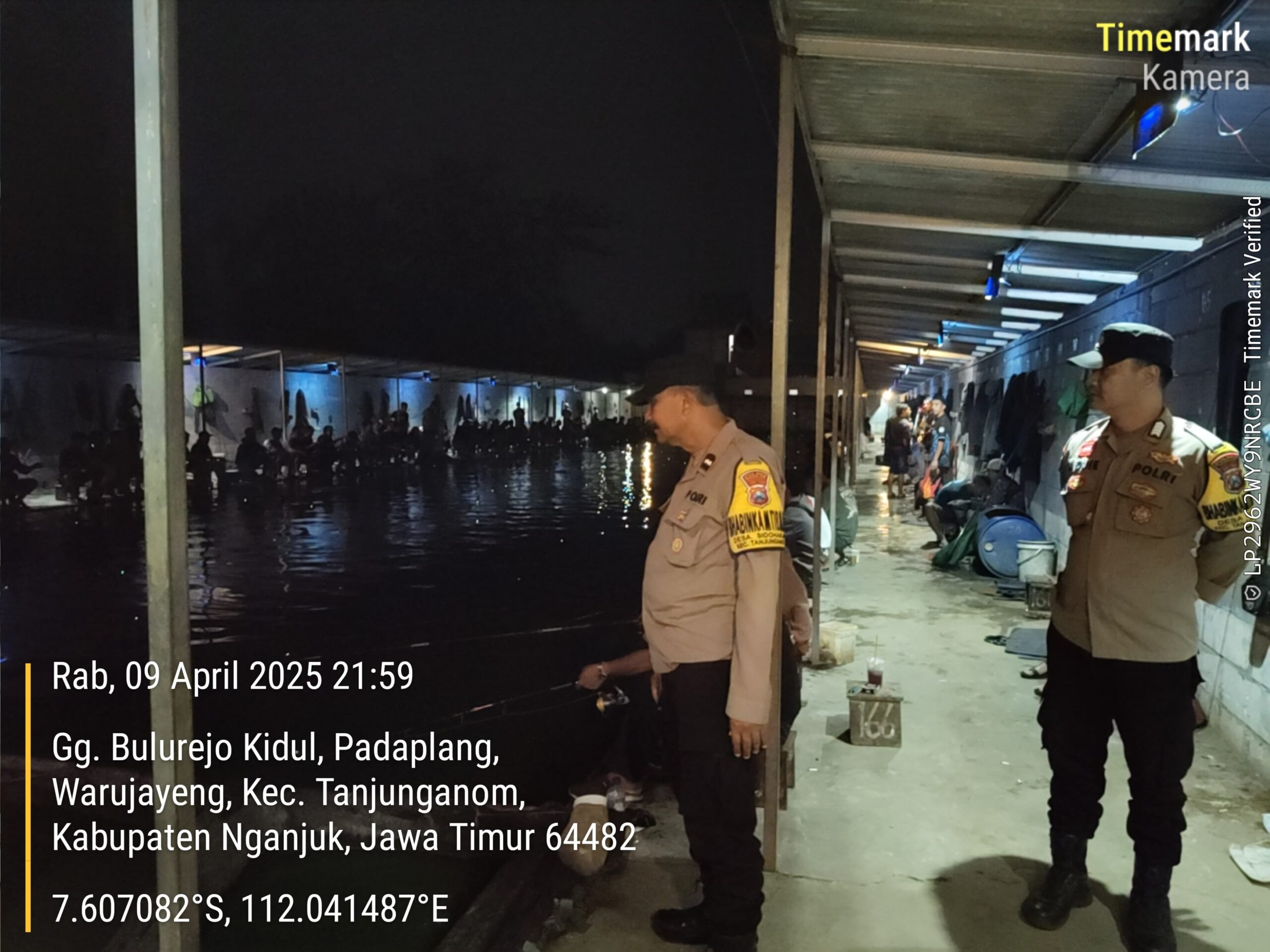 Polsek Warujayeng Gelar Patroli Dialogis di Kolam Pemancingan, Jalin Kedekatan dengan Warga