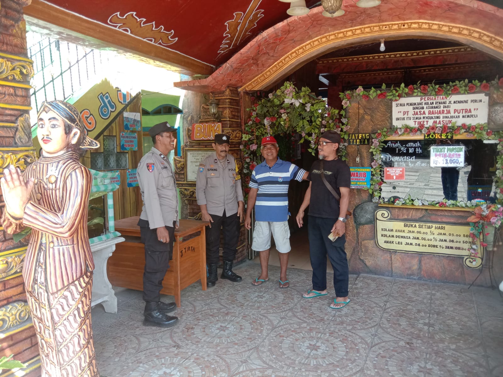 Libur Lebaran, Polsek Warujayeng Gelar Patroli di Tempat Keramaian