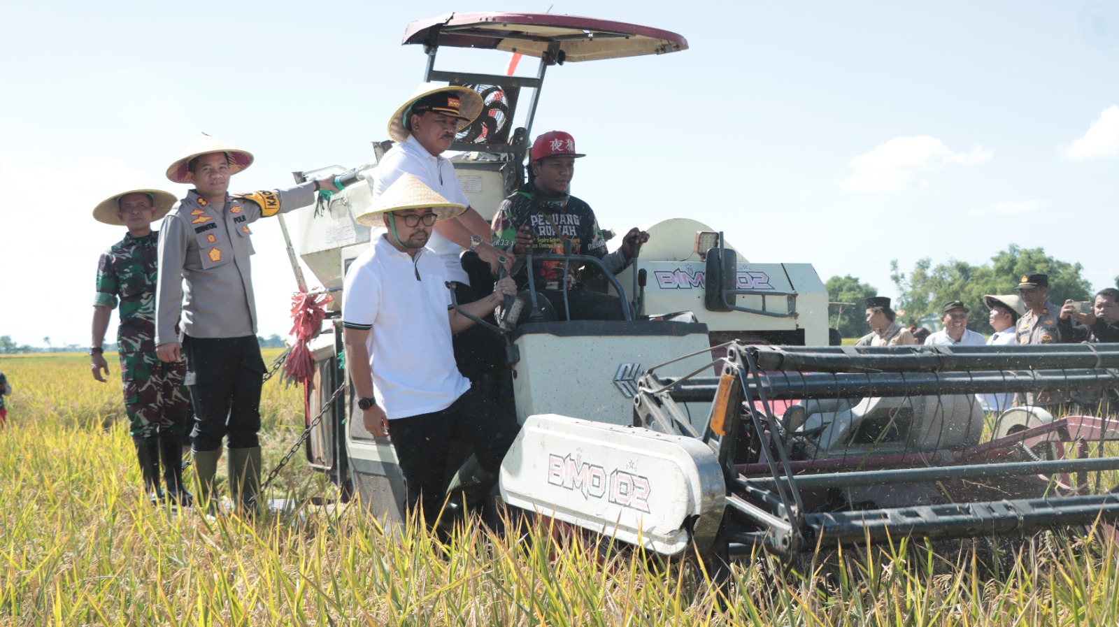 Kapolres Nganjuk Hadiri Panen Raya Padi Serentak, Tegaskan Komitmen Dukung Ketahanan Pangan