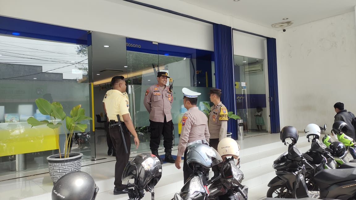 Polsek Kertosono Berikan Himbauan Kamtibmas saat Patroli Perbankan