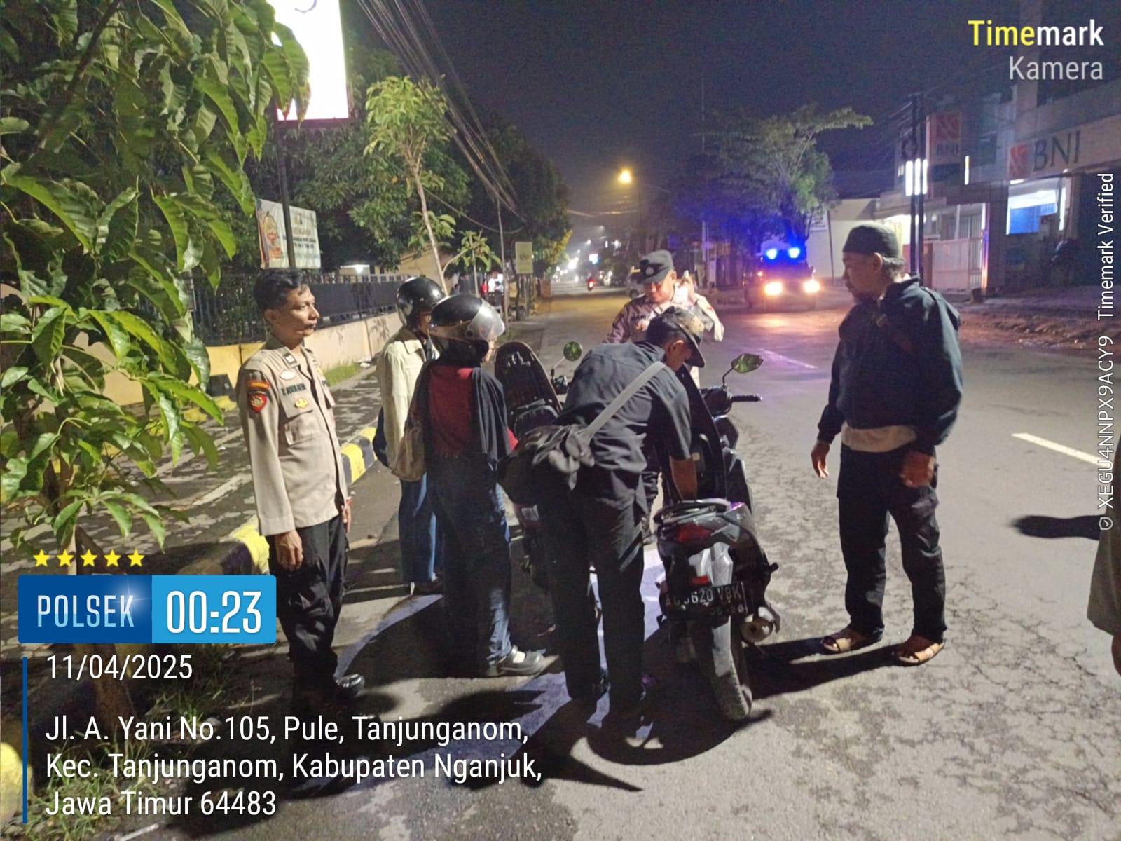 Cegah Gangguan Saat Malam Hari, Polsek Warujayeng Gelar Patroli dan Razia SREG