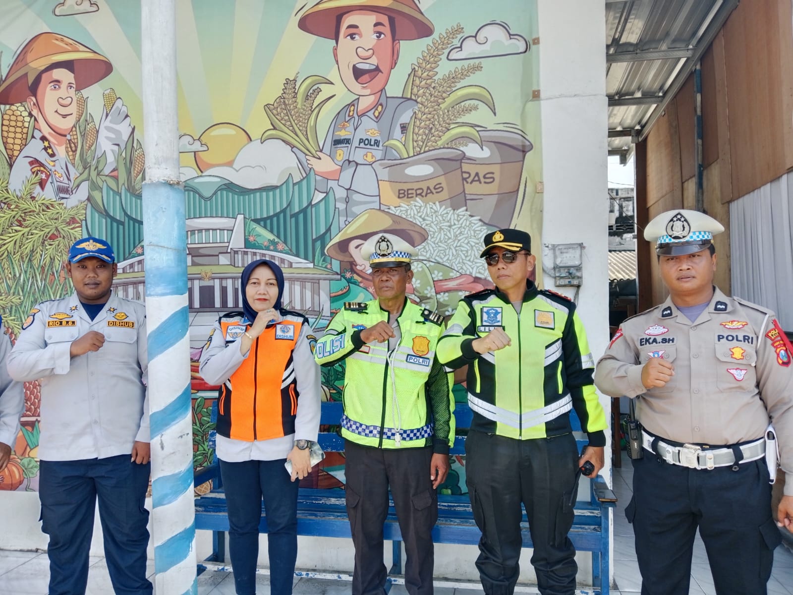 Personel Pos Pam Ops Ketupat Semeru 2025 Barong Tingkatkan Kesiapsiagaan Hadapi Arus Balik Lebaran