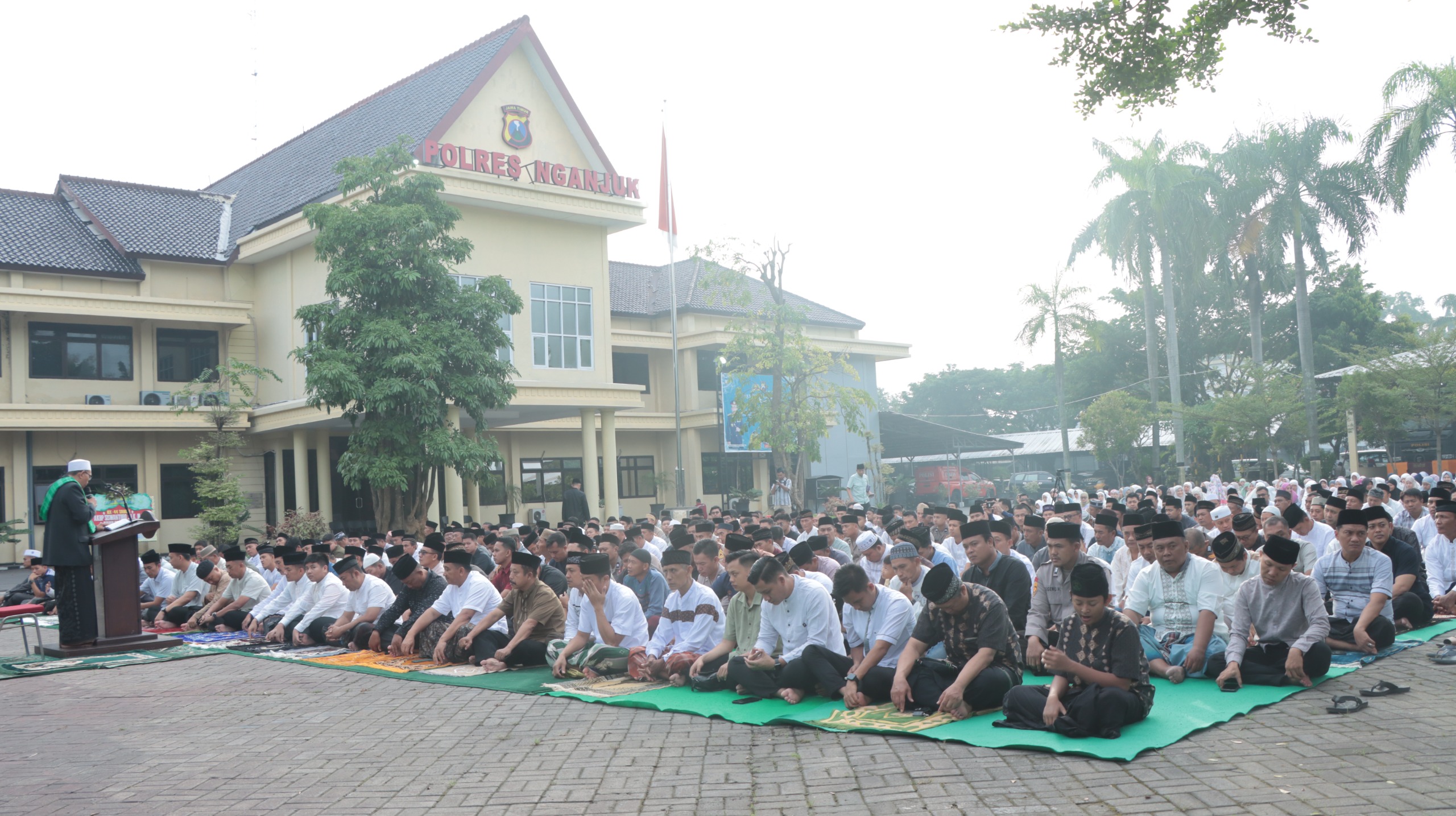Polres Nganjuk Gelar Salat Idulfitri 1446 H Bersama Masyarakat