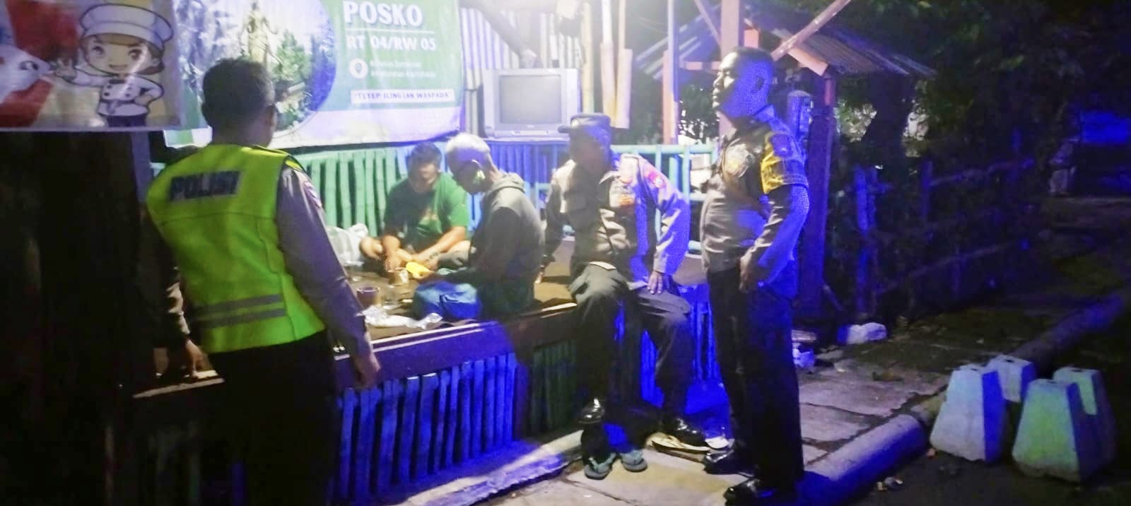 Regu Siaga Polsek Nganjuk Kota Patroli Pemukiman, Jaga Keamanan Warga di Momen Idul Fitri