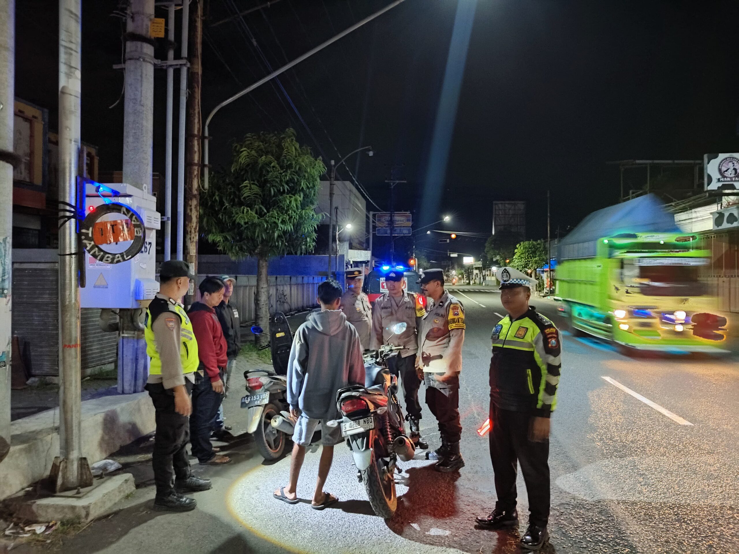 Polsek Warujayeng Gelar Razia Kendaraan Berknalpot Brong, Cegah Aksi Balap Liar