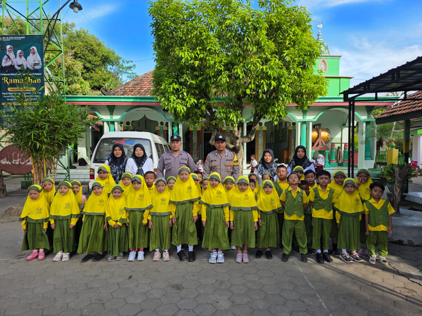 Bhabinkamtibmas Kedungrejo Sambangi RA Yayasan Al-Huda, Berikan Himbauan Cegah Bullying