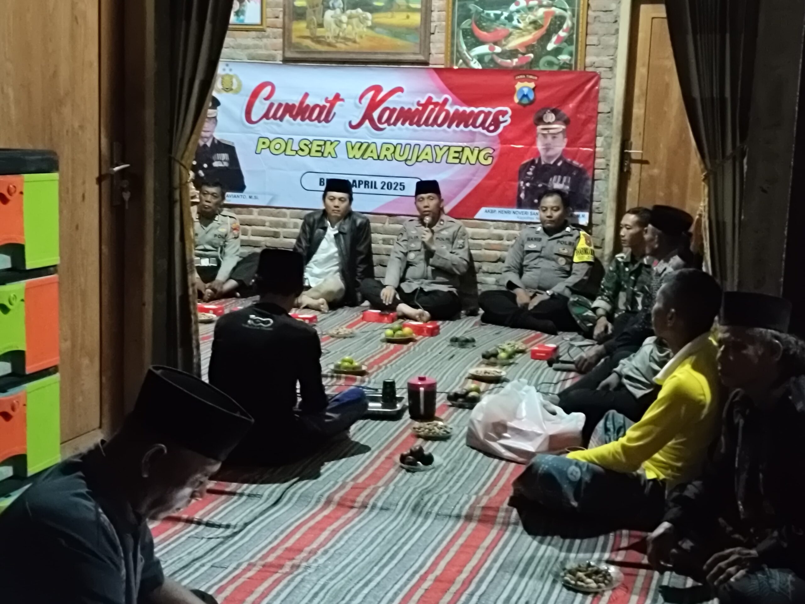 Tampung Informasi, Kapolsek Warujayeng Gelar Curhat Kamtibmas di Sonobekel