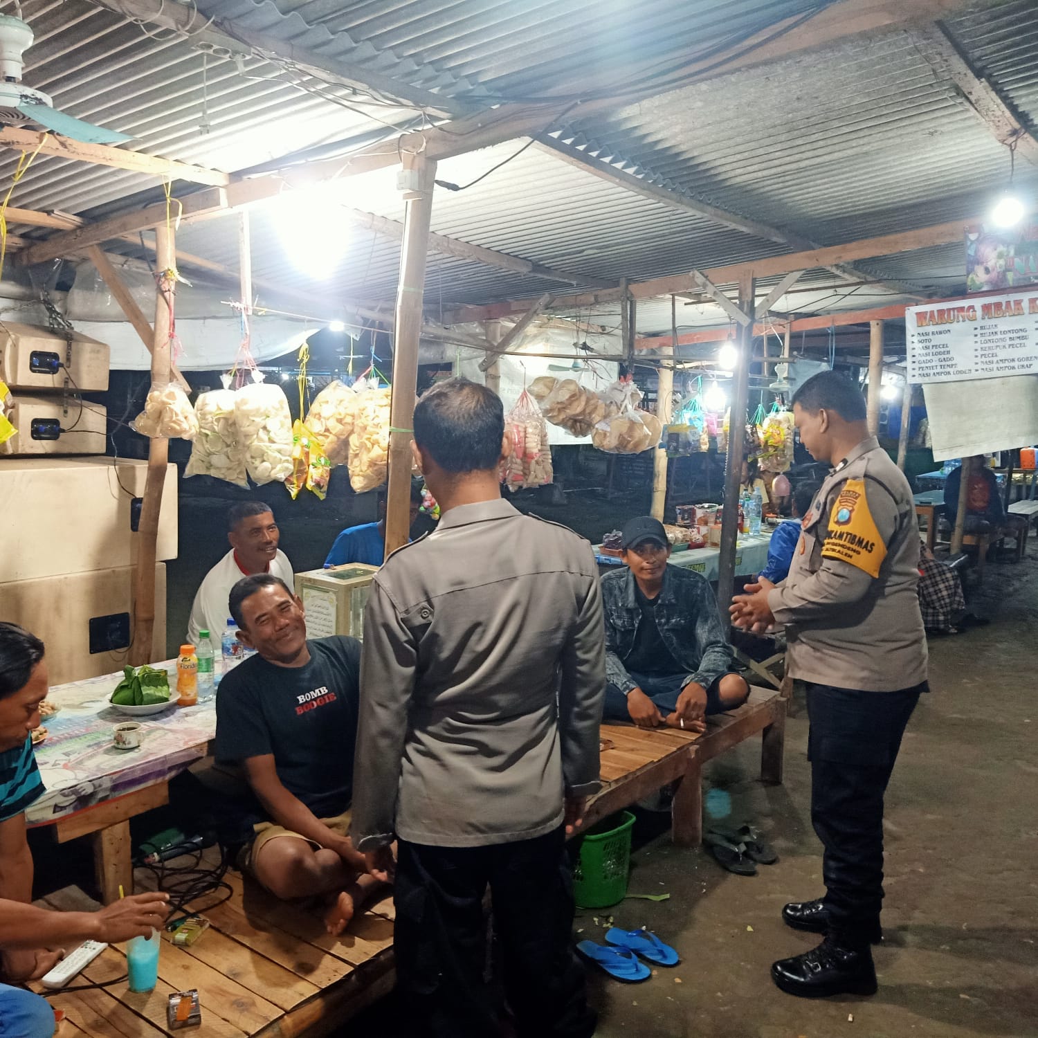 Patroli Dialogis Malam Hari Polsek Jatikalen Dengan Pemuda Desa Gondang wetan