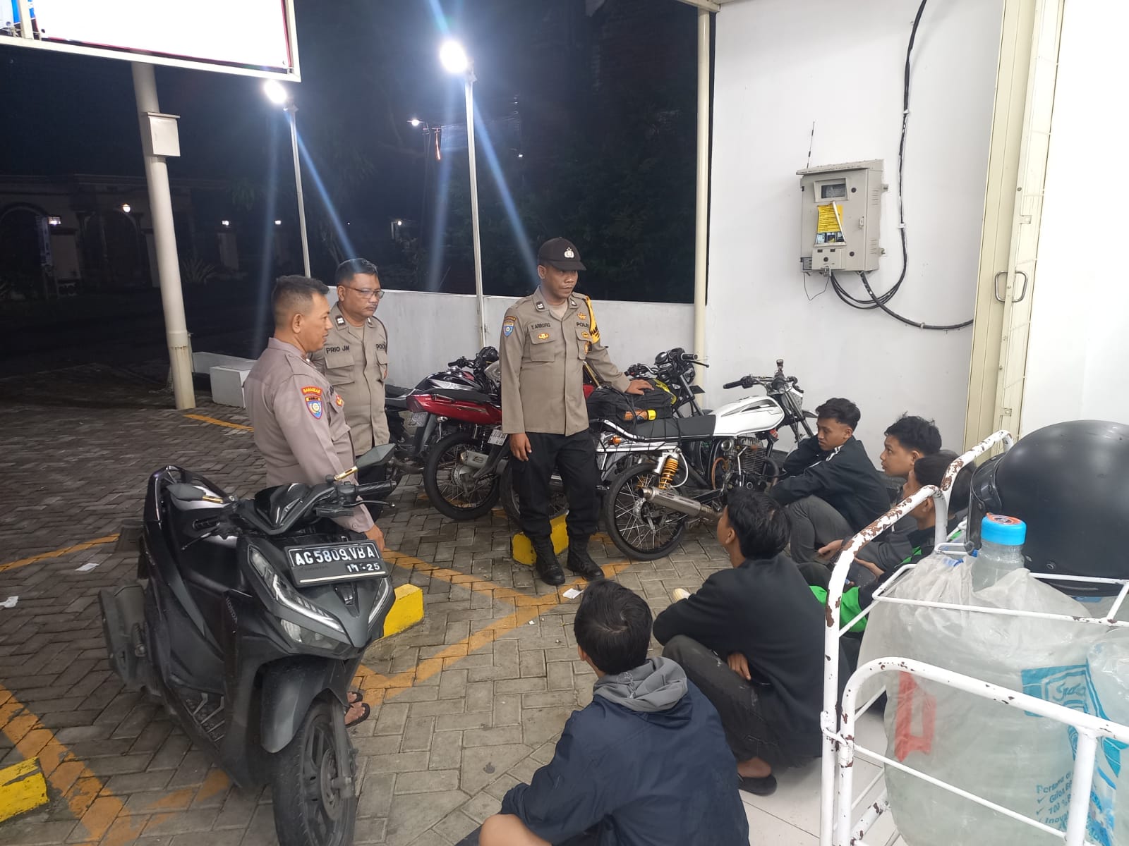 Patroli Malam Hari, Kspkt Polsek Jatikalen Ajak Pemuda Aktif Jaga Kamtibmas