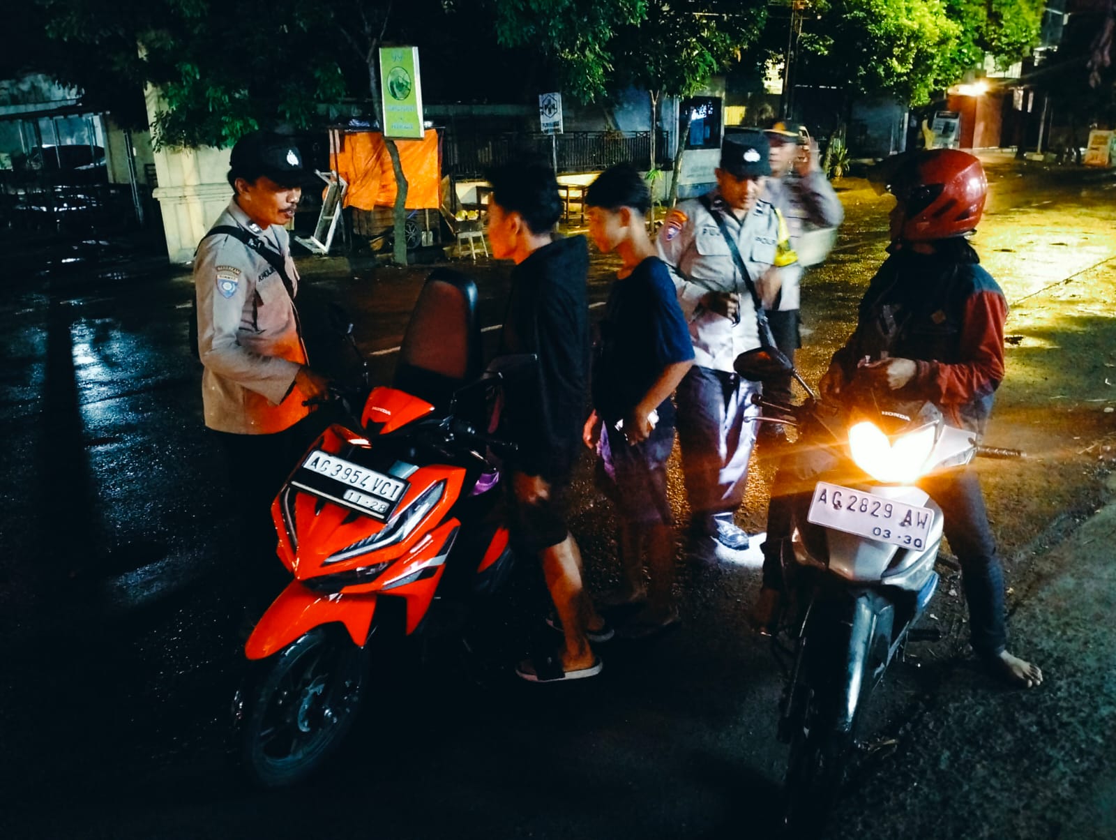 Cegah Aksi Premanisme, Polsek Warujayeng Gelar Razia Pengguna Jalan