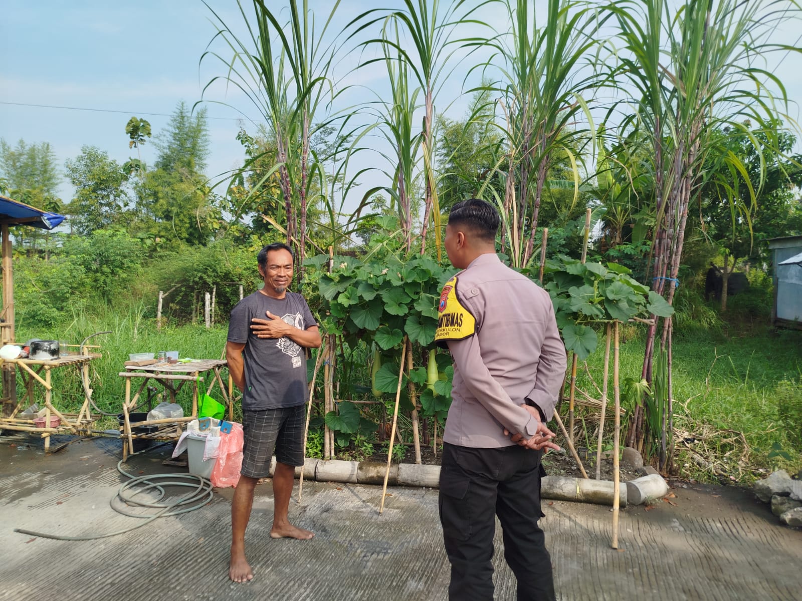 Budidaya Cabai dan Labu Air, Polres Nganjuk Dukung Ketahanan Pangan Lewat Pemanfaatan Pekarangan Warga