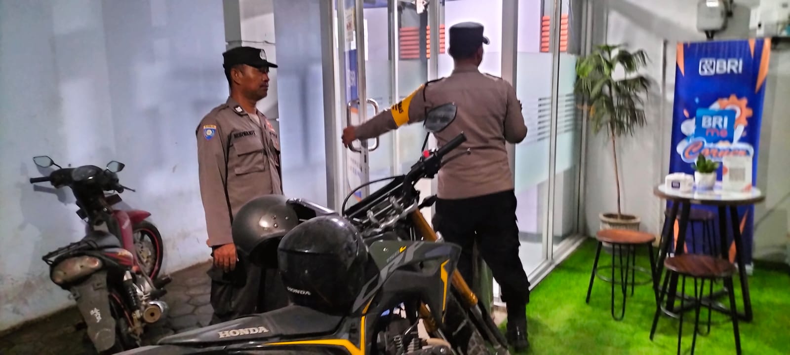 Polsek Jatikalen Patroli Perbankan Sasaran utama di Mesin ATM BRI unit Jatikalen