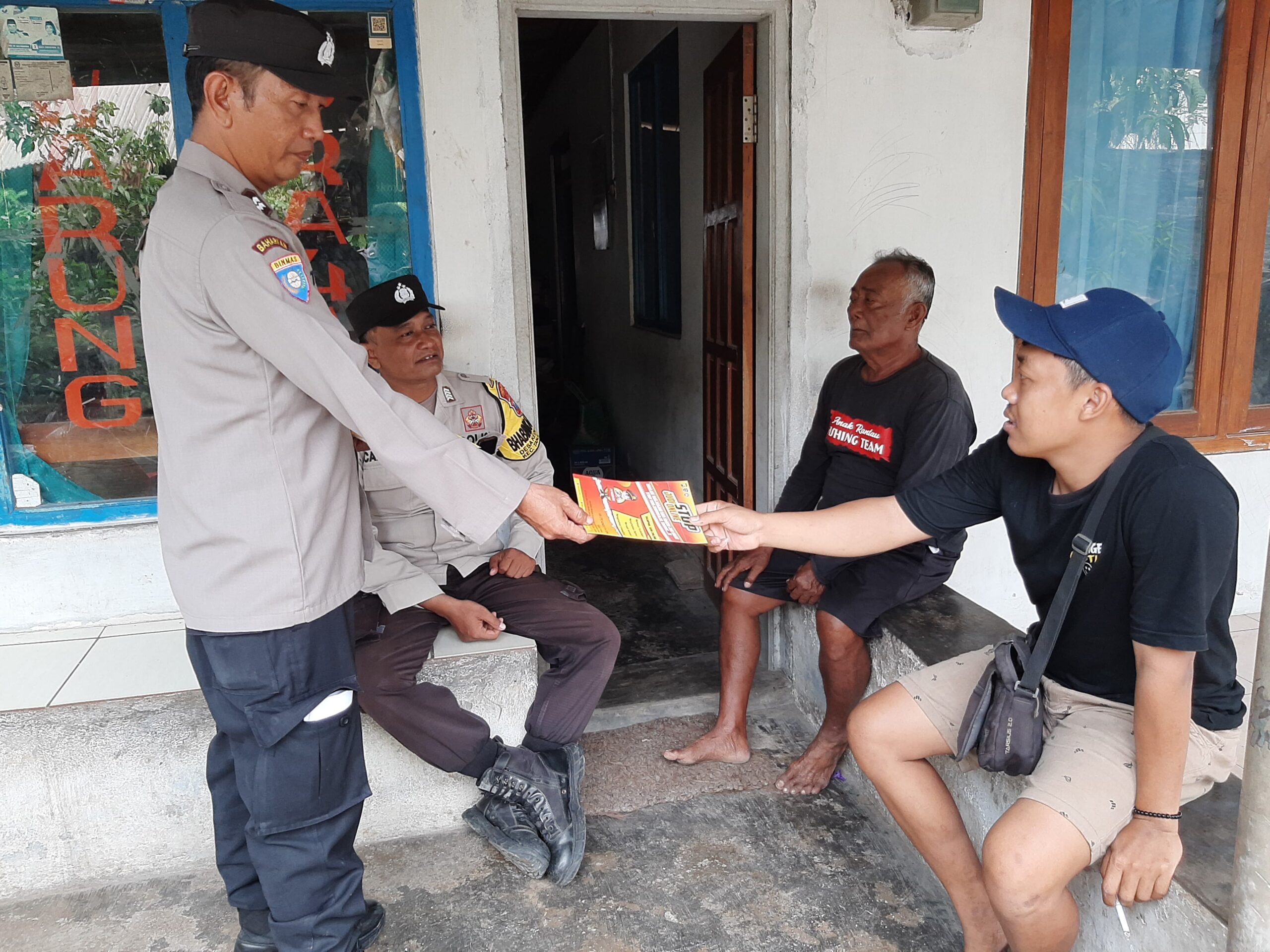 Cegah Judi Online, Polsek Warujayeng Sosialisasikan Dampak dan Sanksi Pidana Pelakunya