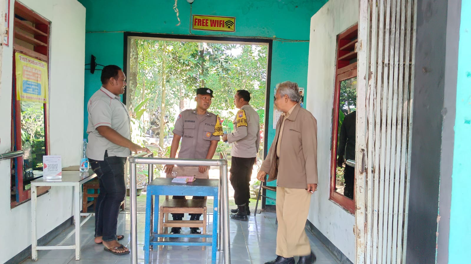 Cegah Gangguan Keamanan di Libur Panjang, Polsek Nganjuk Kota Gelar Patroli KRYD di Objek Wisata TRAL