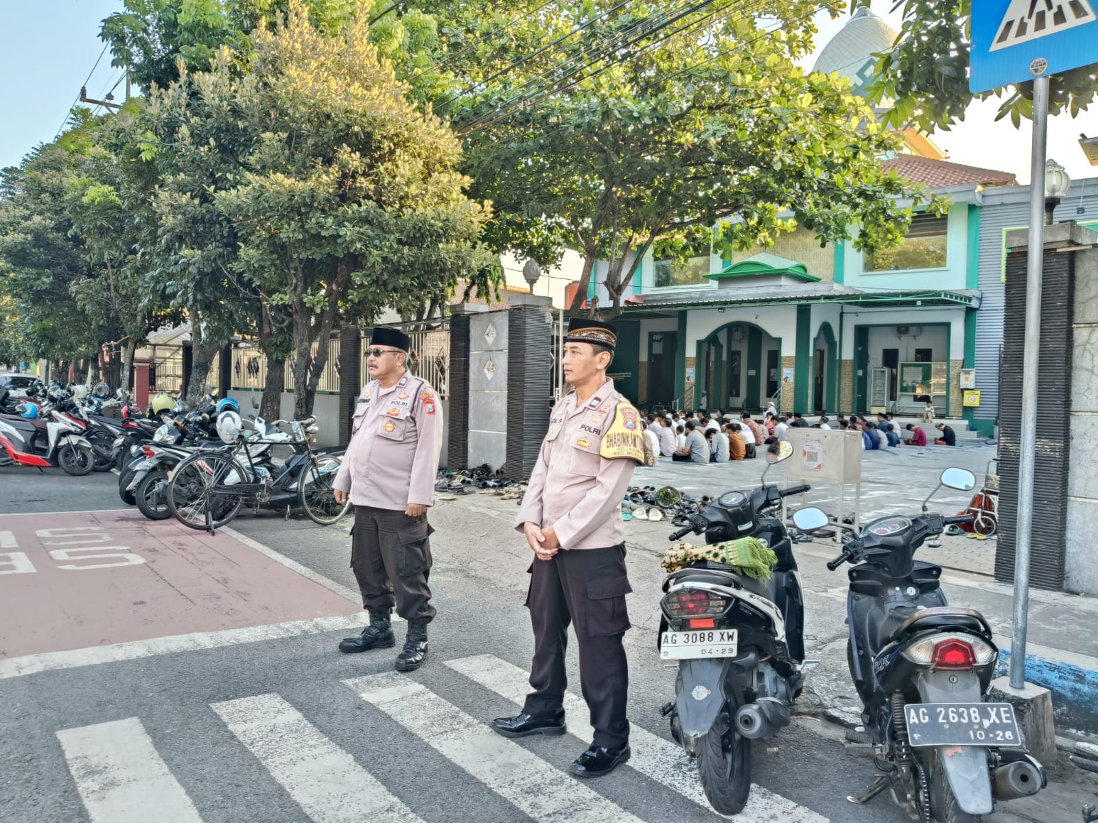 Polsek Nganjuk Kota Amankan Jalannya Sholat Idul Adha di Wilayah Nganjuk Kota
