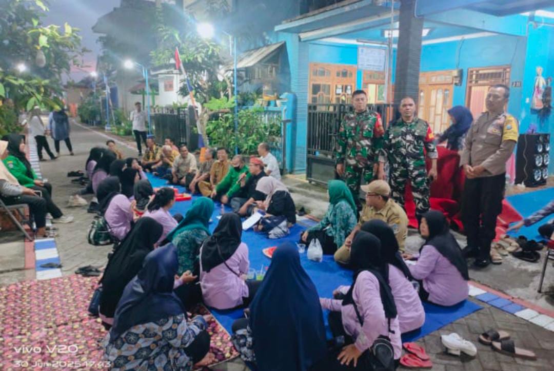 Bhabinkamtibmas Werungotok Bersama 4 Pilar Dampingi Tim Verifikasi Kelurahan Berseri Tingkat Madya