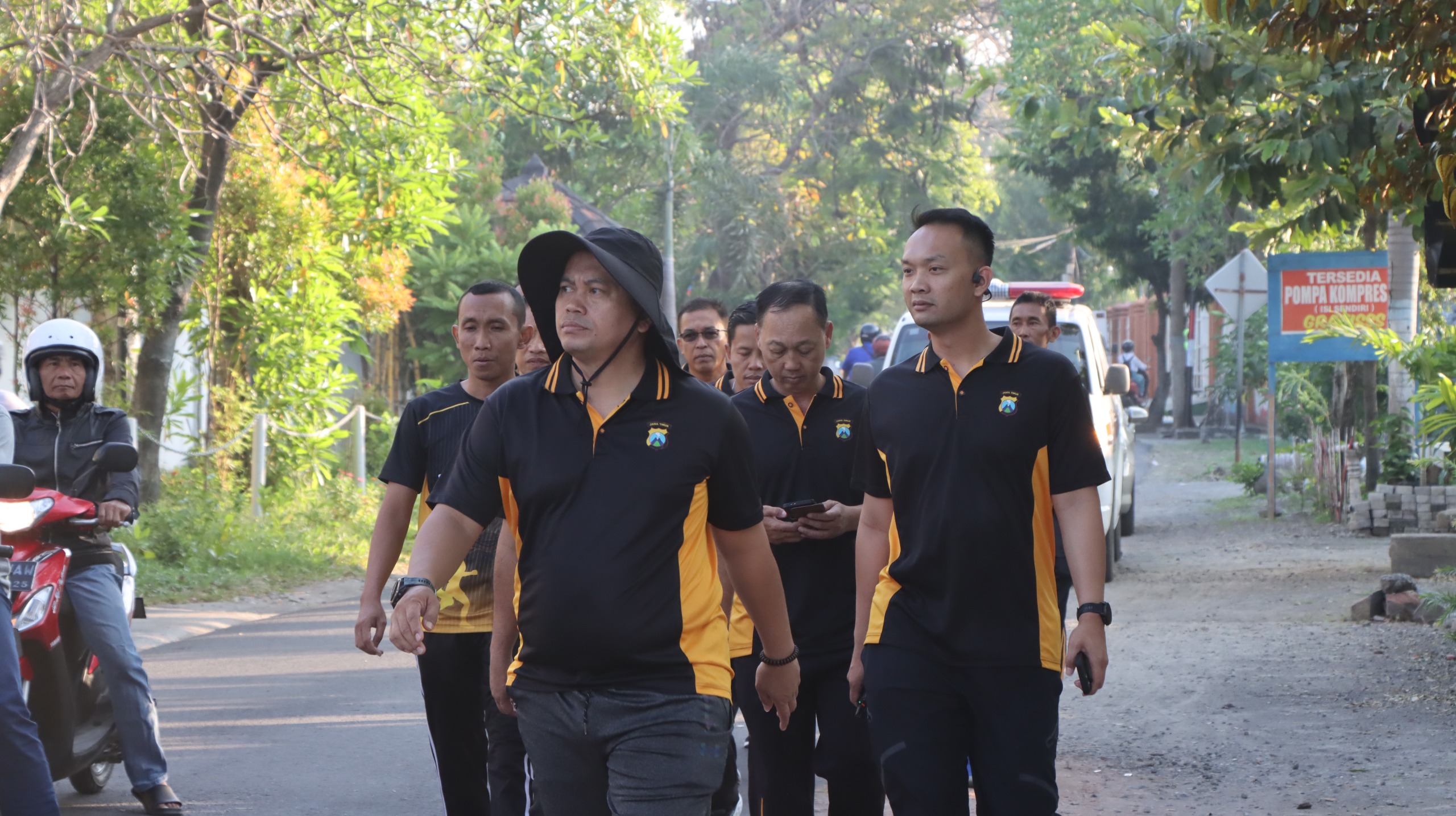 Jalan Kaki 8 KM, Kapolres Nganjuk Olahraga Sekaligus Kontrol Kinerja Anggota di Lapangan