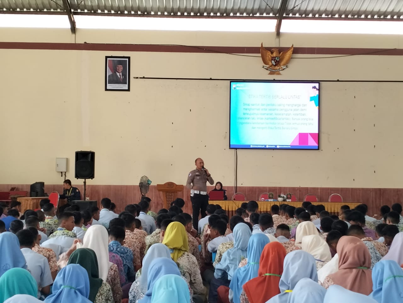 Polsek Warujayeng Beri Pembekalan kepada Siswa Baru SMK Negeri 1 Tanjunganom