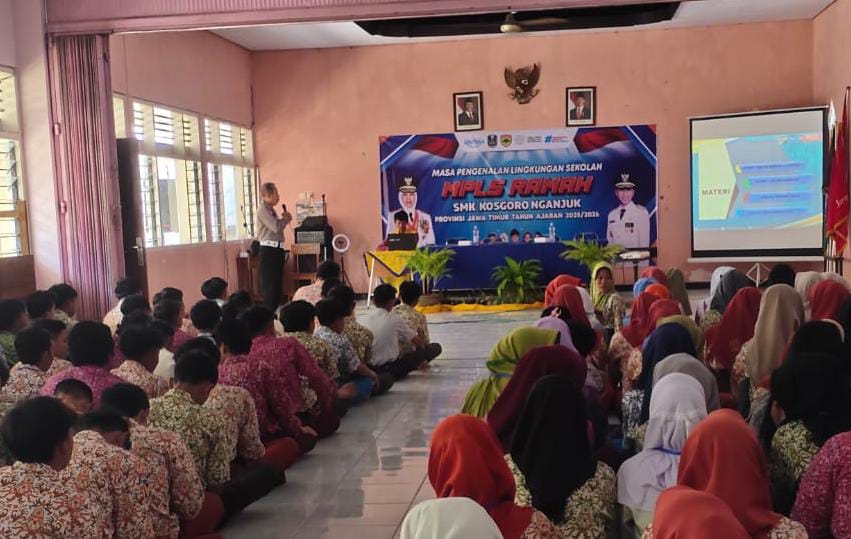 Kanit Lantas Polsek Nganjuk Kota Berikan Edukasi Tertib Lalu Lintas kepada Siswa SMK Kosgoro Nganjuk