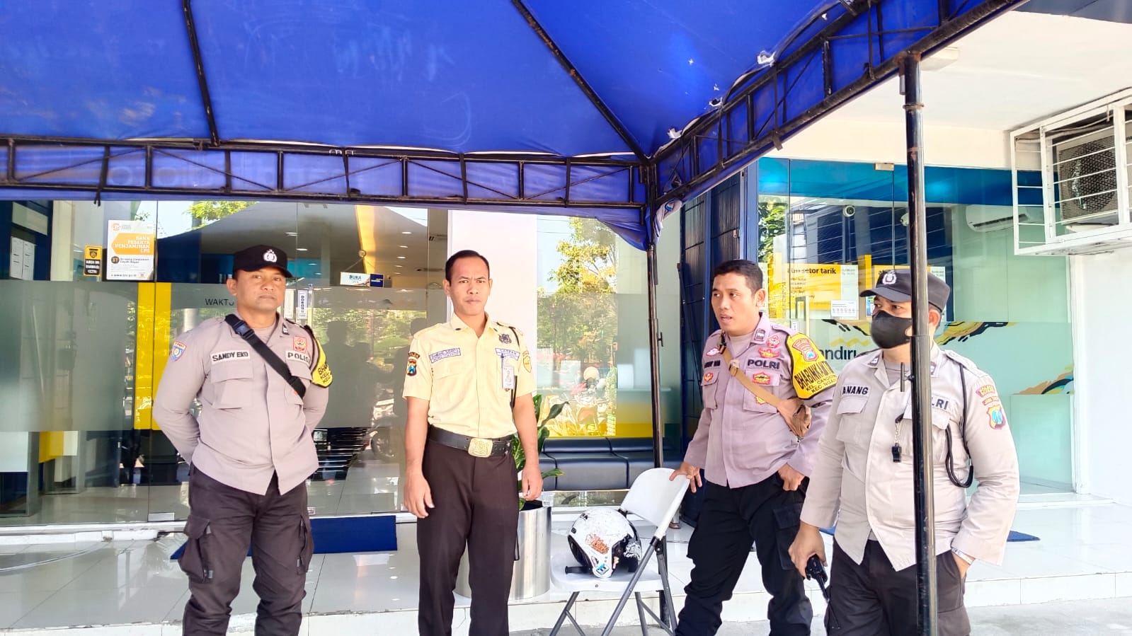Patroli Polsek Nganjuk Kota Sasar di Perbankan, Himbau Satpam dan Nasabah Jaga Keamanan