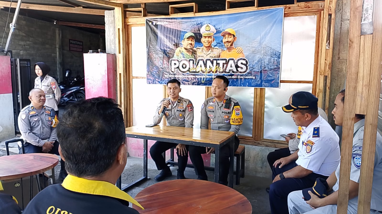 Polantas Menyapa di Terminal Anjuk Ladang, Korlantas Polri Sosialisasikan Ops Patuh Semeru 2025
