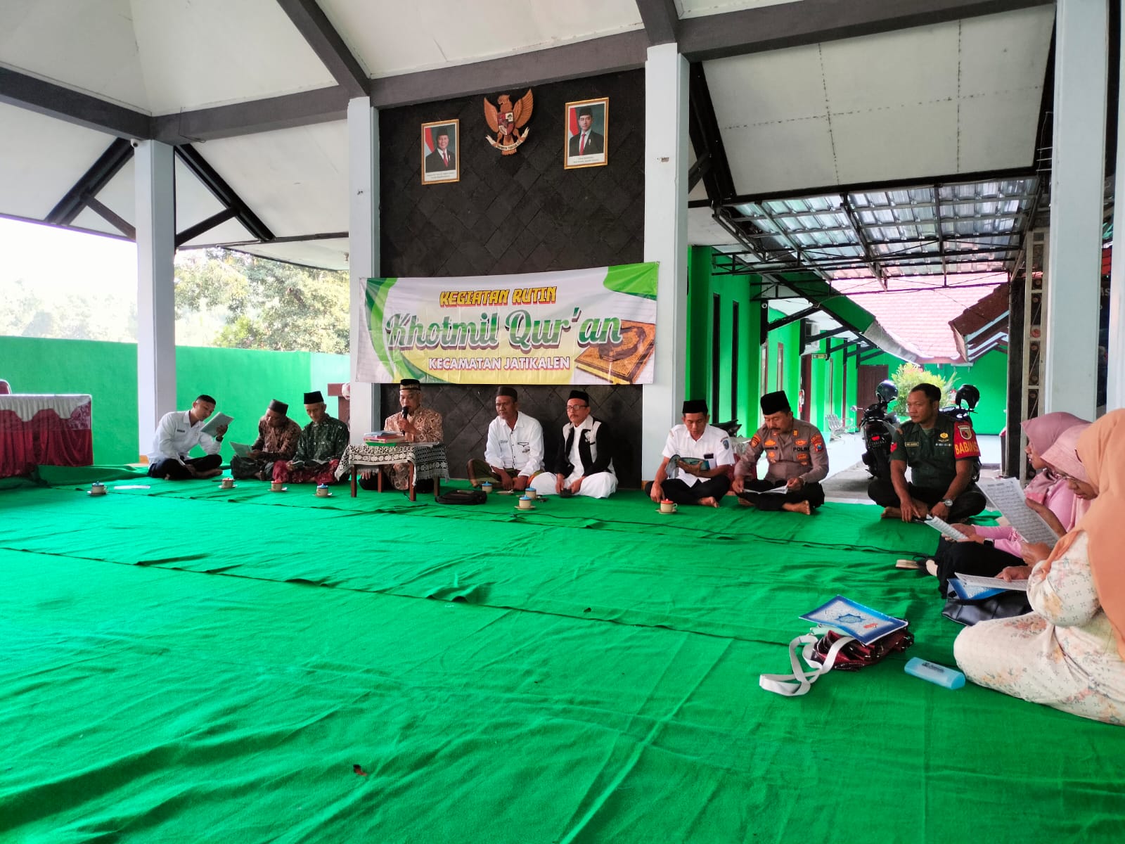 Kapolsek Jatikalen Hadiri Khotmil Qur’an tingkat Kecamatan dan Ajak Masyarakat Jaga Kamtibmas