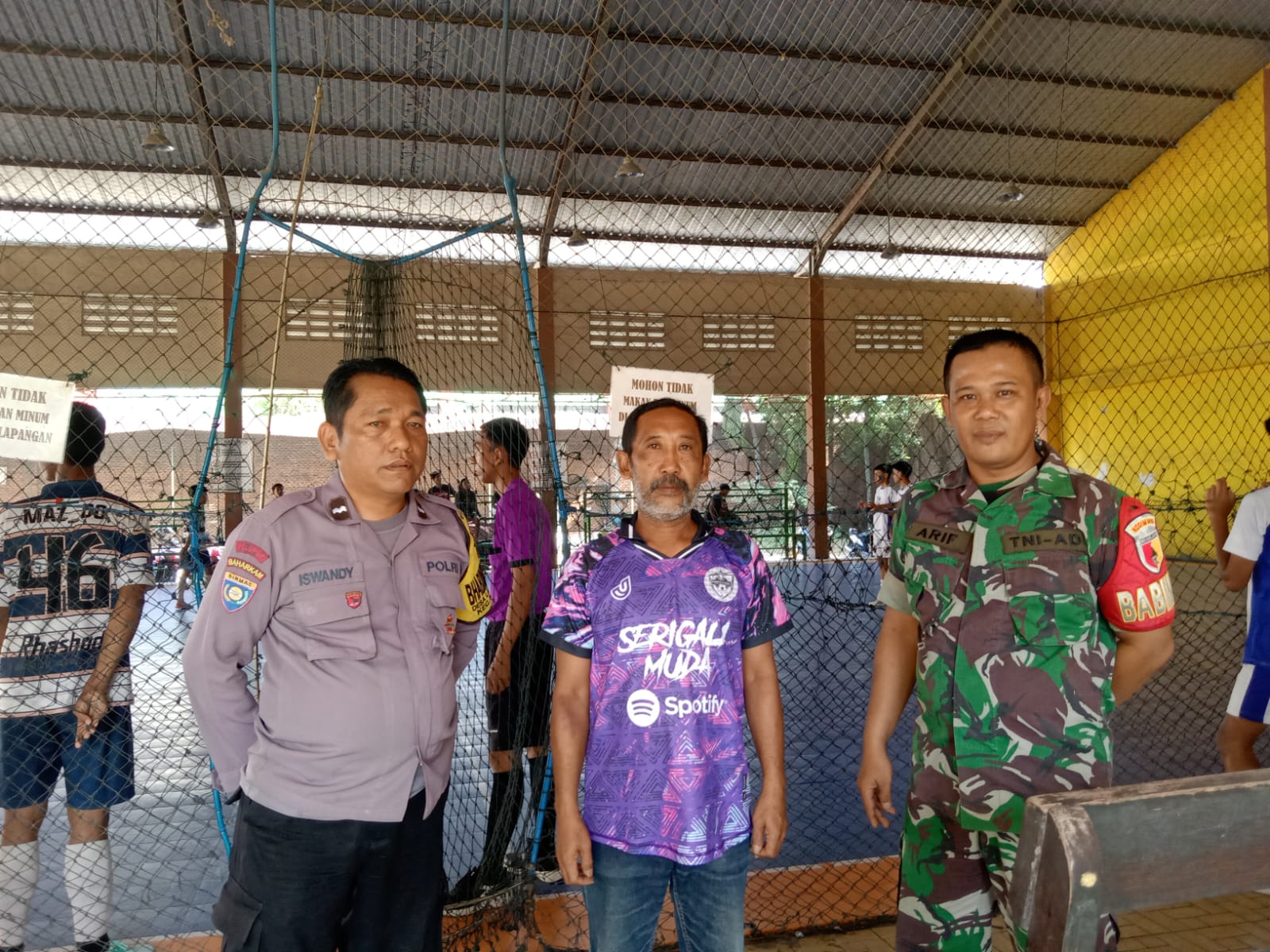 Polsek Kertosono dan Koramil 0810/06 Kertosono Gelar Pengamanan Turnamen Futsal di Tosono Futsal