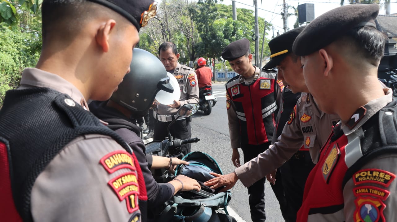 Polres Nganjuk Lakukan Penyekatan Jelang Pengesahan Warga Baru IKSPI di Madiun