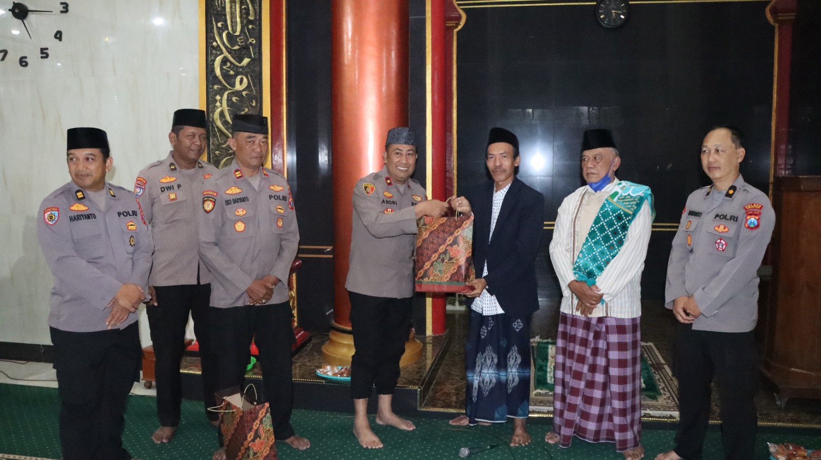 Subuh Berjamaah, Polres Nganjuk Gandeng Masyarakat Perkuat Kamtibmas Sukomoro