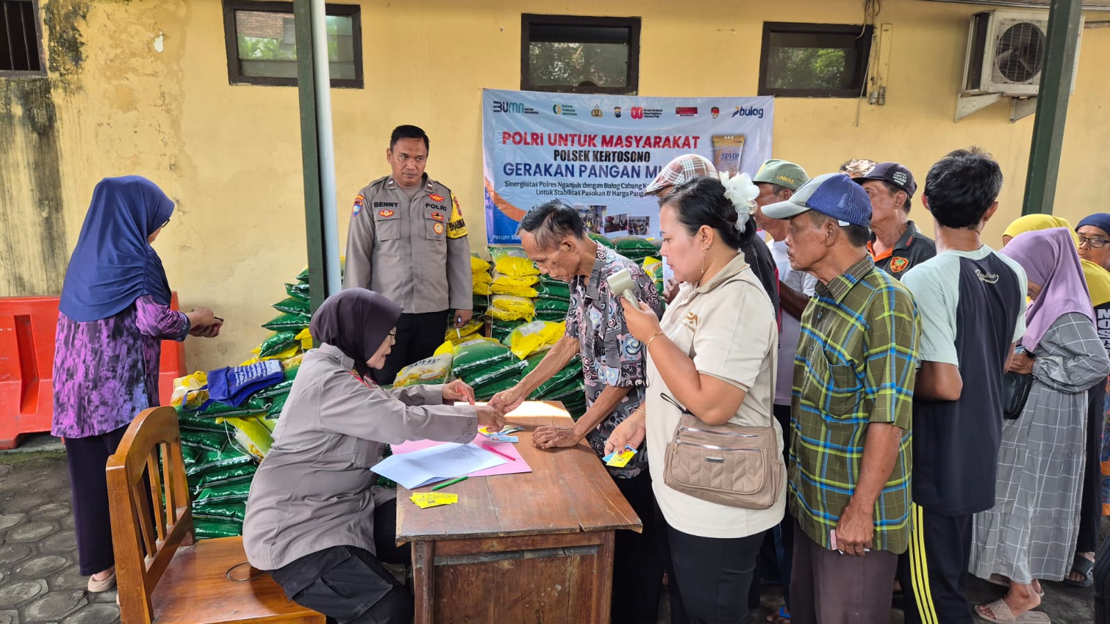 Polres Nganjuk dan Bulog Cabang Nganjuk Luncurkan Gerakan Pangan Murah di Kertosono