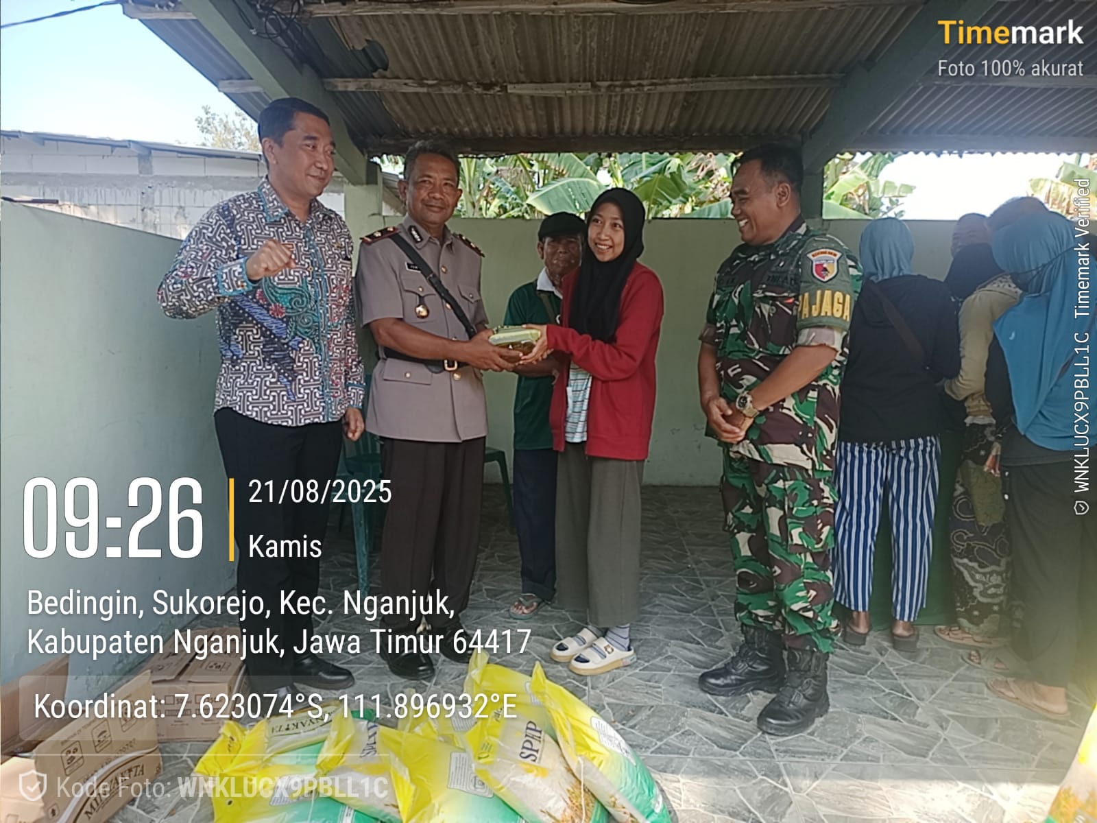 Kapolsek Nganjuk Kota Hadiri Gerakan Pangan Murah di Makoramil 0810/01 Nganjuk