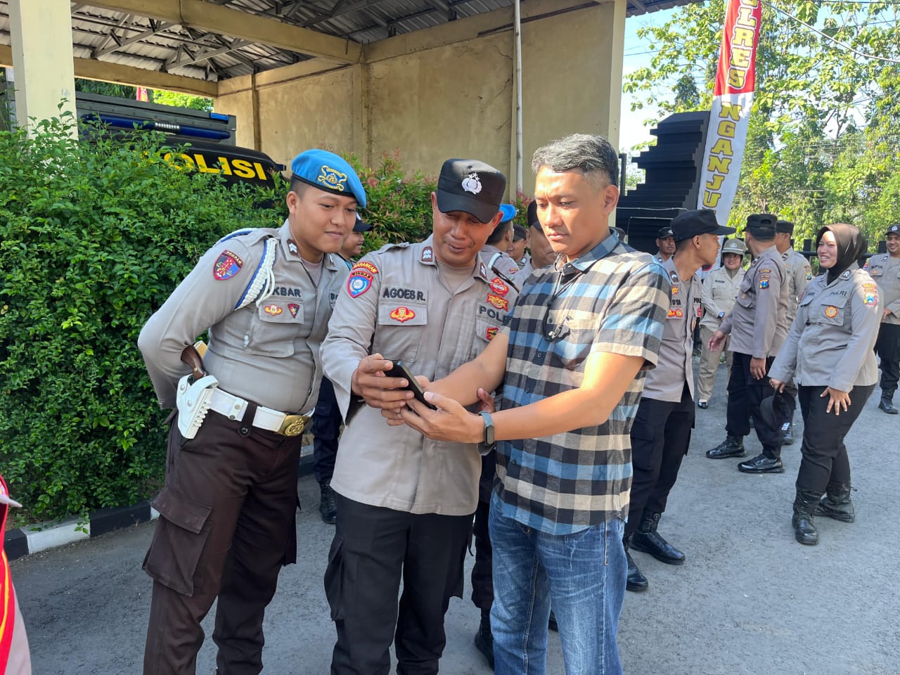 Polres Nganjuk Cegah Pelanggaran Anggota, Sipropam Gelar Pemeriksaan Handphone dan Kelengkapan Pribadi