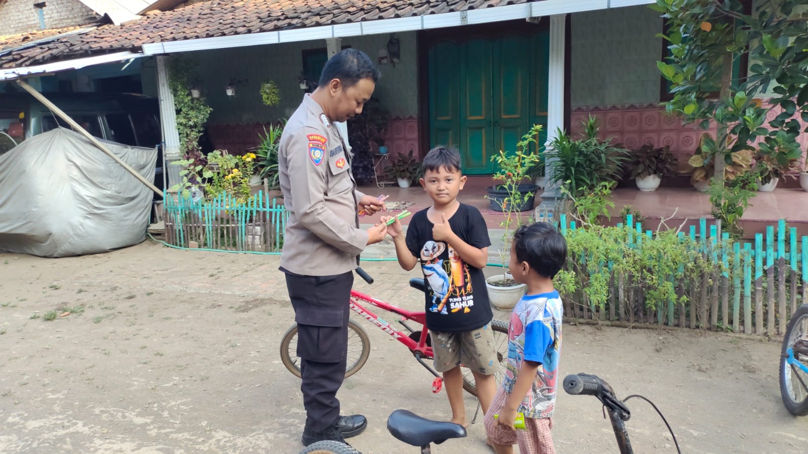 Cara Bhabinkamtibmas Kedungombo Cegah Aksi Bullying pada Anak di Desa Binaannya