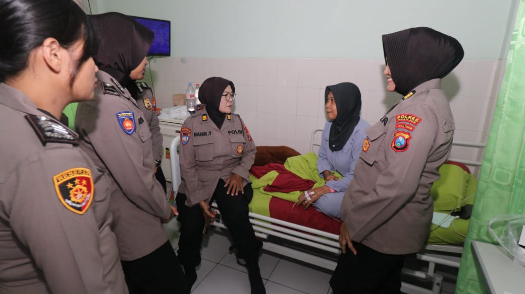 Polwan Polres Nganjuk Anjangsana ke Purna Polri, Wujud Hormat di Hari Jadi ke-77